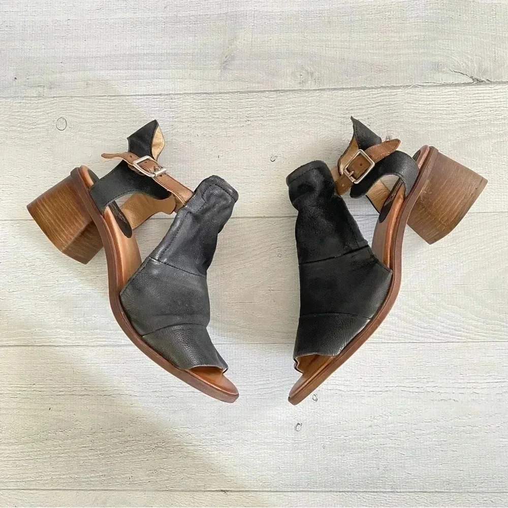 Miz Mooz Leather Wide Width Heeled Sandals - Palomina Sz 42‎ Wide Black